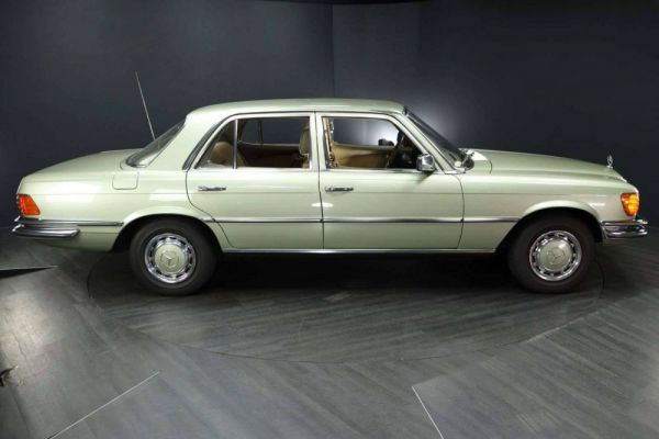 Mercedes-Benz 280 SE 1978 24515