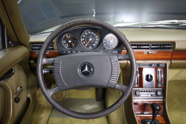 Mercedes-Benz 280 SE 1978 24520