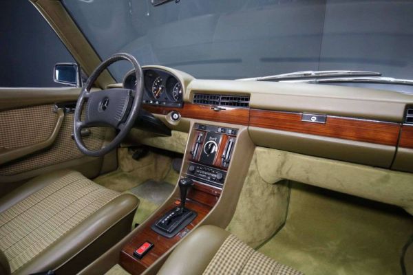 Mercedes-Benz 280 SE 1978 24523