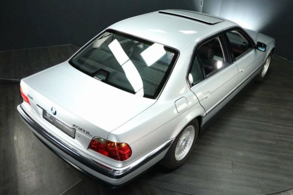 BMW 750i 1999