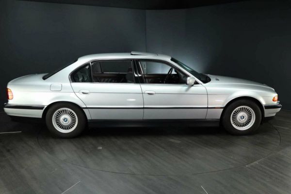 BMW 750i 1999 63656