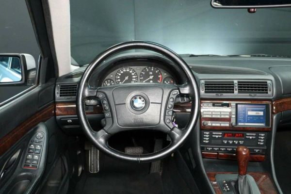 BMW 750i 1999 63661