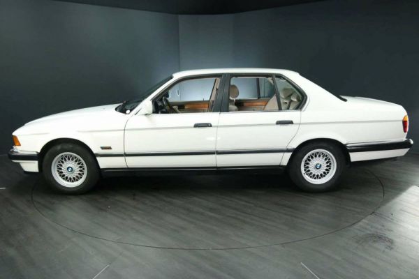 BMW 735i 1987