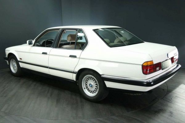 BMW 735i 1987 83370