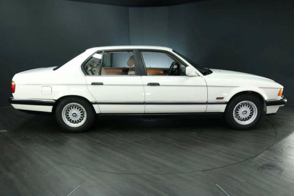 BMW 735i 1987 83372