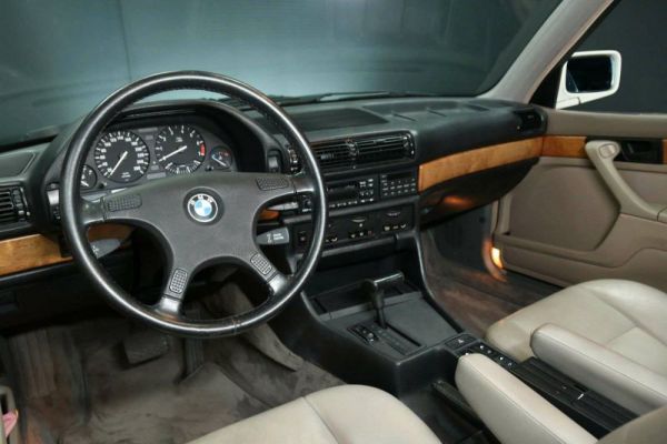 BMW 735i 1987 83377