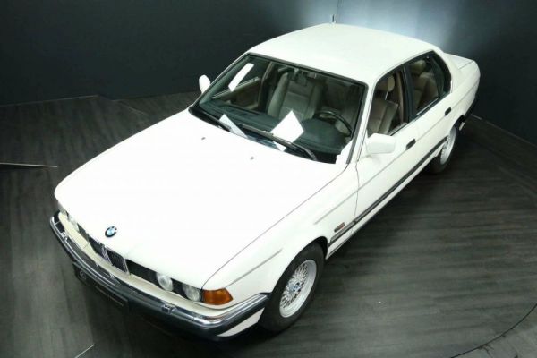 BMW 735i 1987 83379