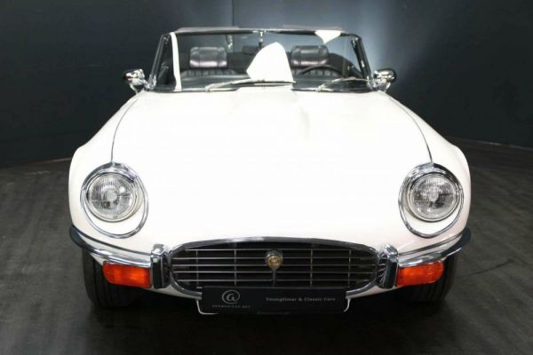 Jaguar E-Type V12 1974 104936