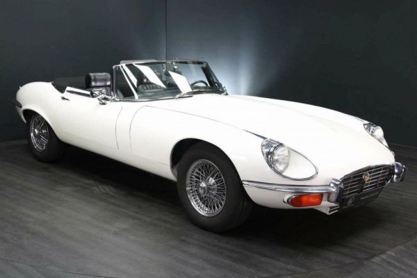 Jaguar E-Type V12 1974 104938