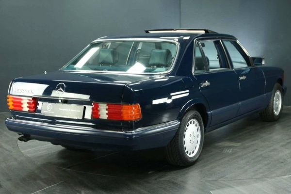 Mercedes-Benz 560 SEL 1990