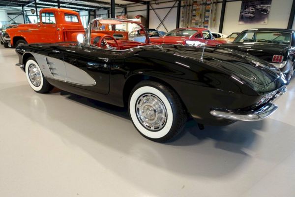 Chevrolet Corvette 1961 23899