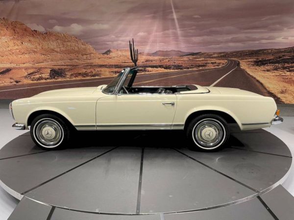 Mercedes-Benz 230 SL 1967 23949