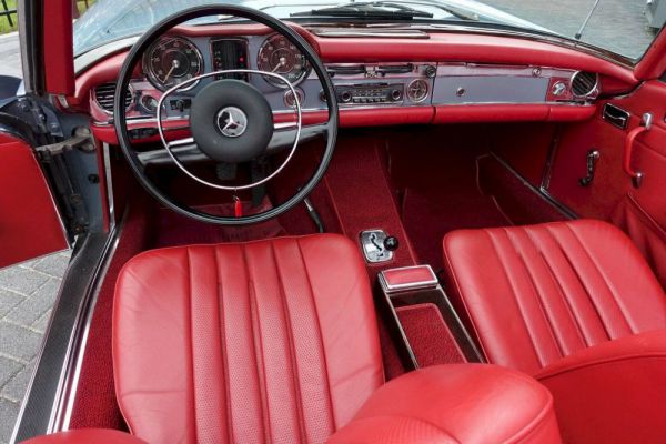 Mercedes-Benz 280 SL 1968 23972