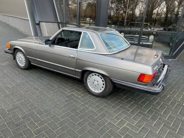 Mercedes-Benz 500 SL 1983 24005