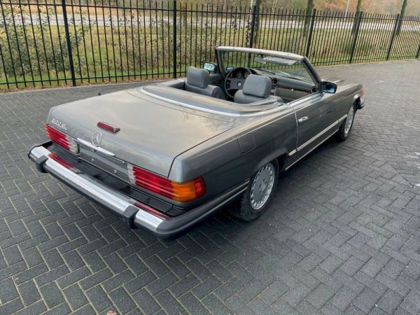 Mercedes-Benz 500 SL 1983 24009