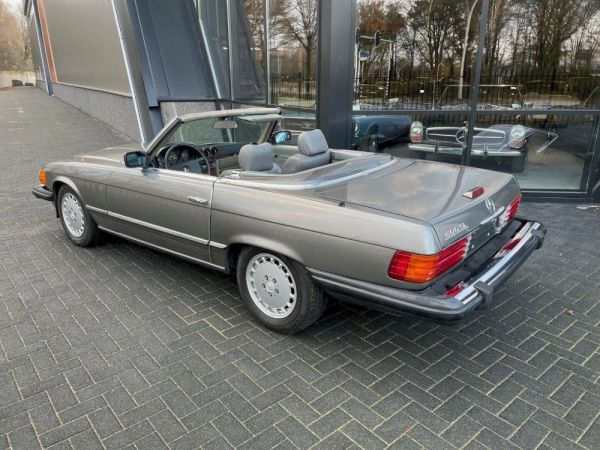 Mercedes-Benz 500 SL 1983 24012