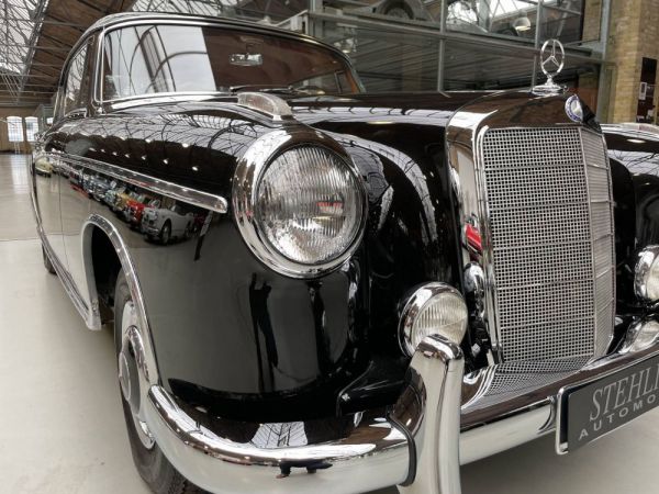 Mercedes-Benz 220 S 1959 23880