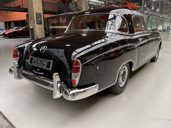 Mercedes-Benz 220 S 1959 23884