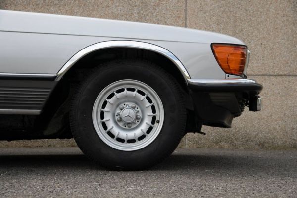 Mercedes-Benz 500 SLC 1980 106359