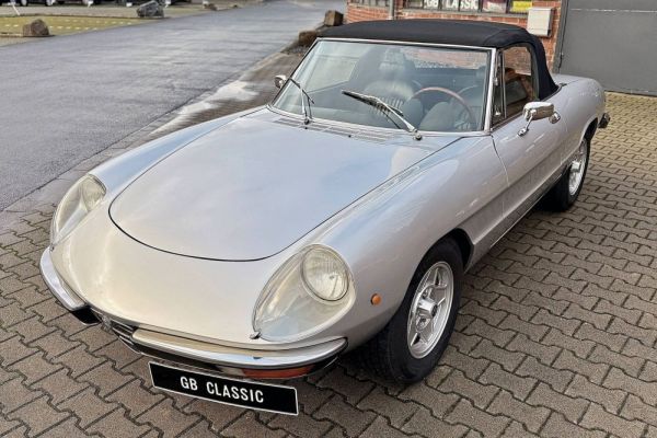 Alfa Romeo Spider Veloce 2000 1977 107631