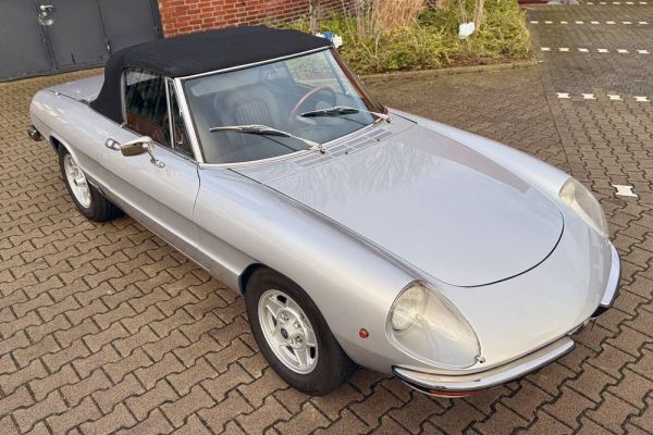 Alfa Romeo Spider Veloce 2000 1977 107633