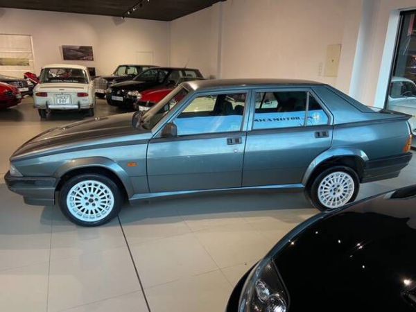 Alfa Romeo 75 2.0 Twin Spark 1989 59315