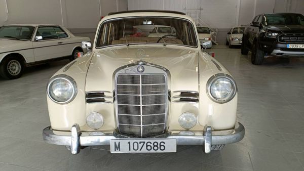 Mercedes-Benz 180 1956