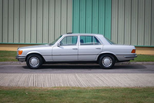 Mercedes-Benz 280 SE 1975 79446