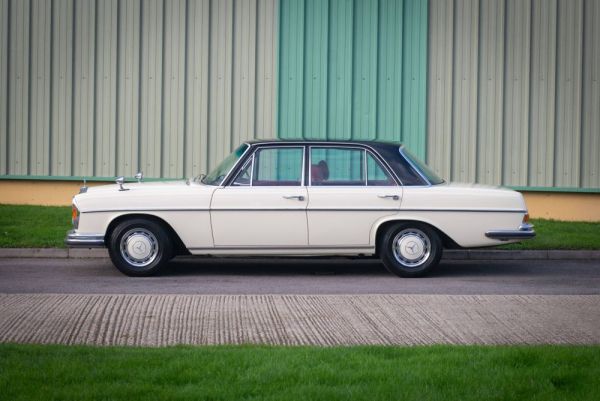 Mercedes-Benz 280 SE 1969 109312