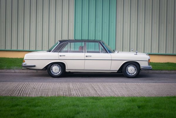 Mercedes-Benz 280 SE 1969 109313