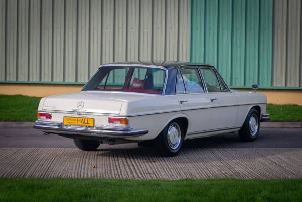 Mercedes-Benz 280 SE 1969 109315