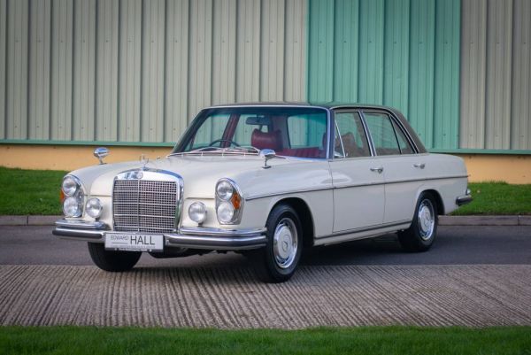 Mercedes-Benz 280 SE 1969 109316