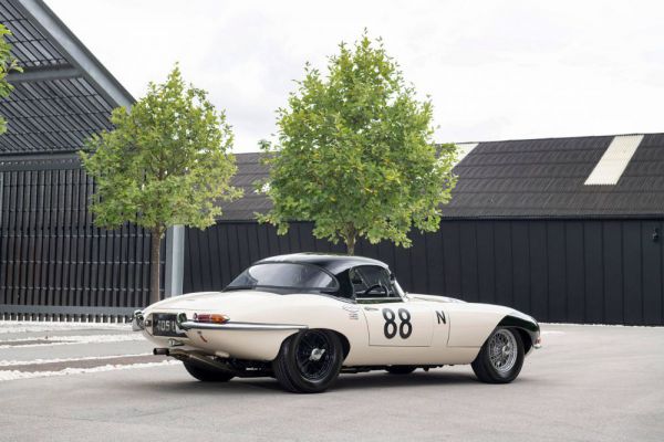 Jaguar E-Type 3.8 1961 15217