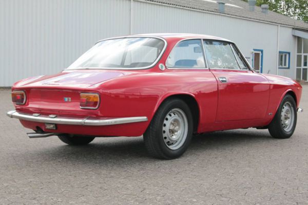 Alfa Romeo Giulia 1600 GT Junior 1976 14606