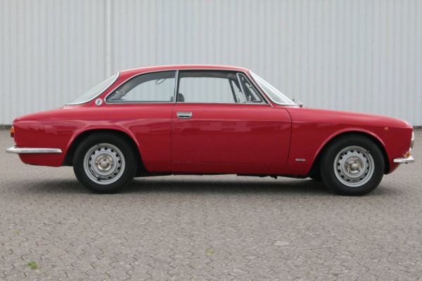 Alfa Romeo Giulia 1600 GT Junior 1976 14607