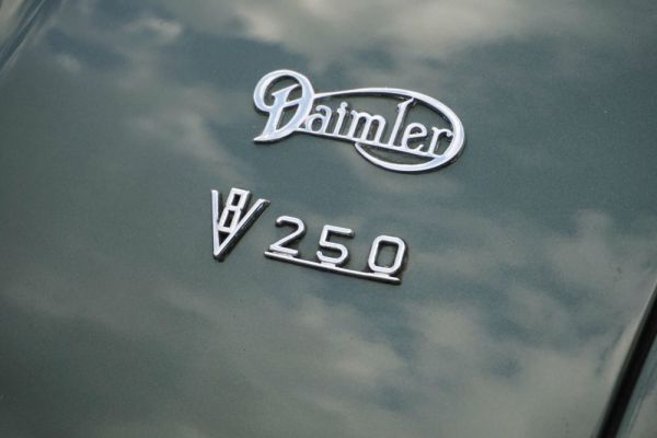 Daimler V8-250 1968 14581