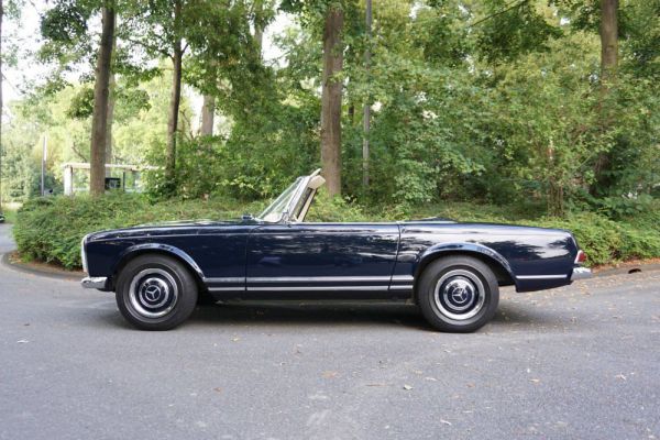 Mercedes-Benz 230 SL 1966 14590