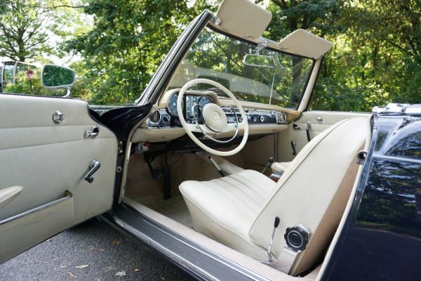 Mercedes-Benz 230 SL 1966 14598