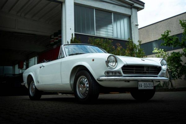 Fiat 124 Sport Spider 1967 75420