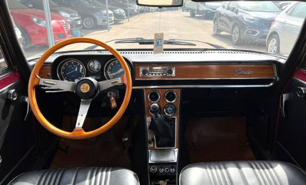 Alfa Romeo Giulia Nuova Super 1600 1976 59674