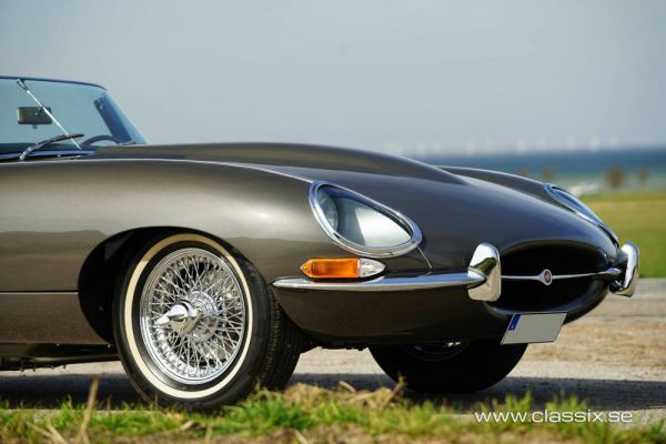 Jaguar E-Type 4.2 1966 105140