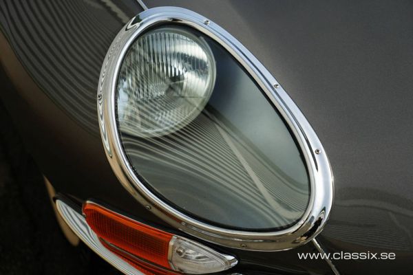 Jaguar E-Type 4.2 1966 105143