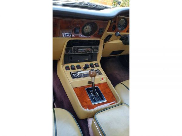 Aston Martin V8 1979 12991