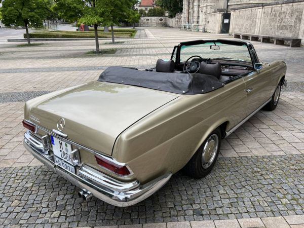 Mercedes-Benz 280 SE 1969 9546