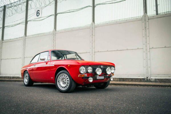 Alfa Romeo Giulia GT 1300 Junior 1975 7882