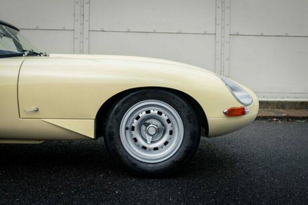 Jaguar E-Type 3.8 1963 8021