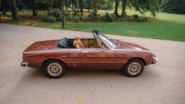 Alfa Romeo Spider Veloce 2000 1980 101828