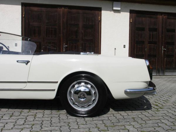 Alfa Romeo 2000 Spider 1959 6812