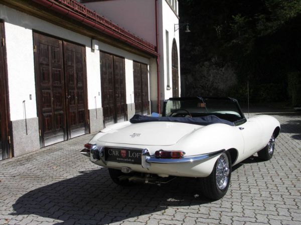 Jaguar E-Type 4.2 1966 6853