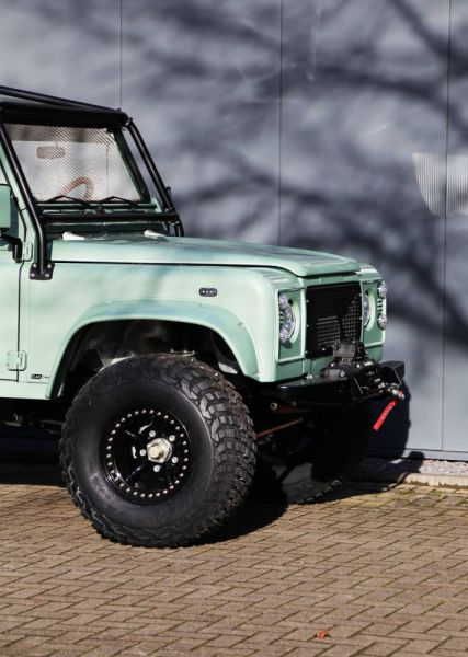 Land Rover Defender 110 1990 6412